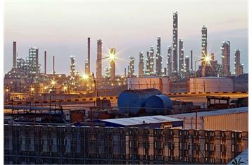 زمینه توسعه صنایع پتروشیمی ایران فراهم است